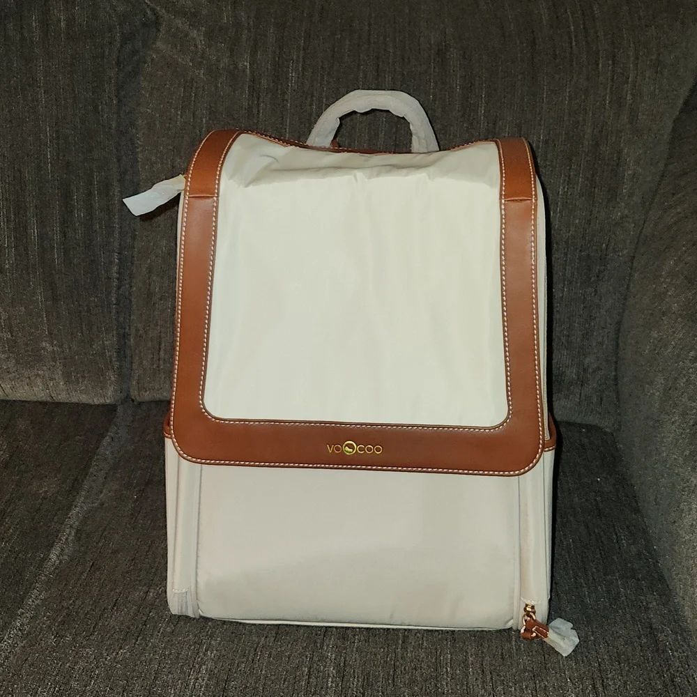 NEW, VERY NICE, NEVER USED VOOCOO Small Pet Carrier Backpack...Cat, Dog, etc.